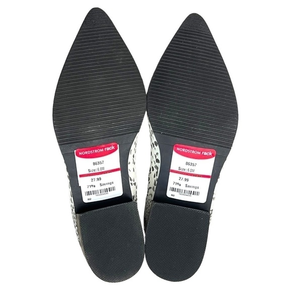 Blondo Emelia Waterproof Chelsea Bootie Black White Snake Print Leather - Size 6 - Picture 11 of 14